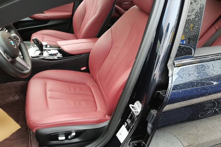 宝马5系 2018款 改款 530Li 领先型 M运动套装局部细节19