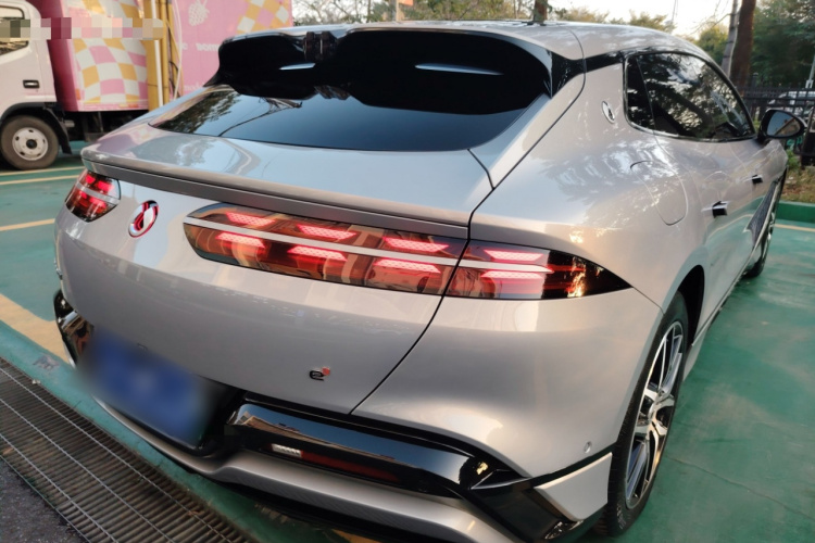 腾势Z9GT 2024款 1100四驱Pro版车身外观7