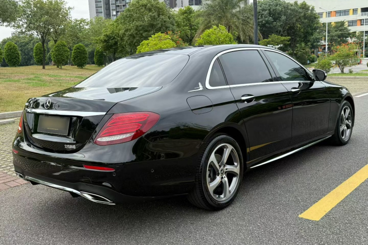 奔驰E级 2019款 改款 E 300 L 运动时尚型车身外观6002