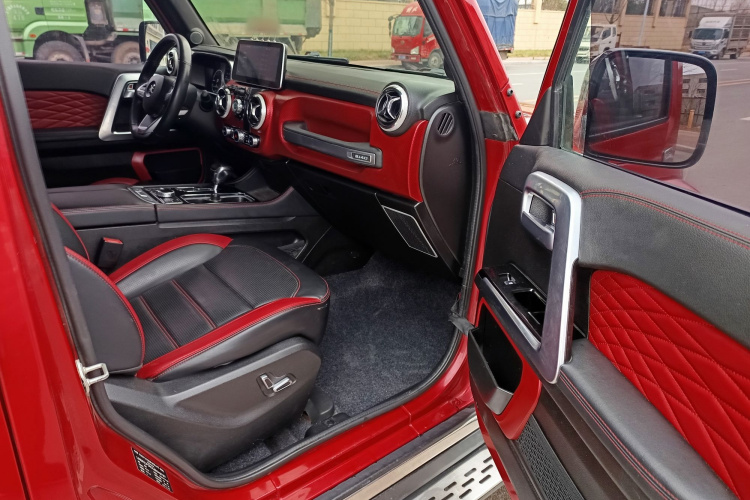 北京越野 北京BJ40 2018款 PLUS 2.3T 自动四驱旗舰版 国V中控内饰7007