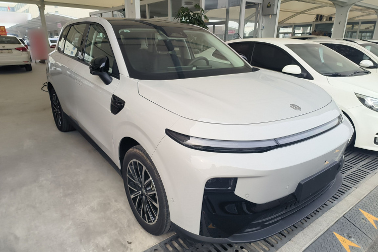 零跑汽车 零跑B10 2025款 510悦享版车身外观3