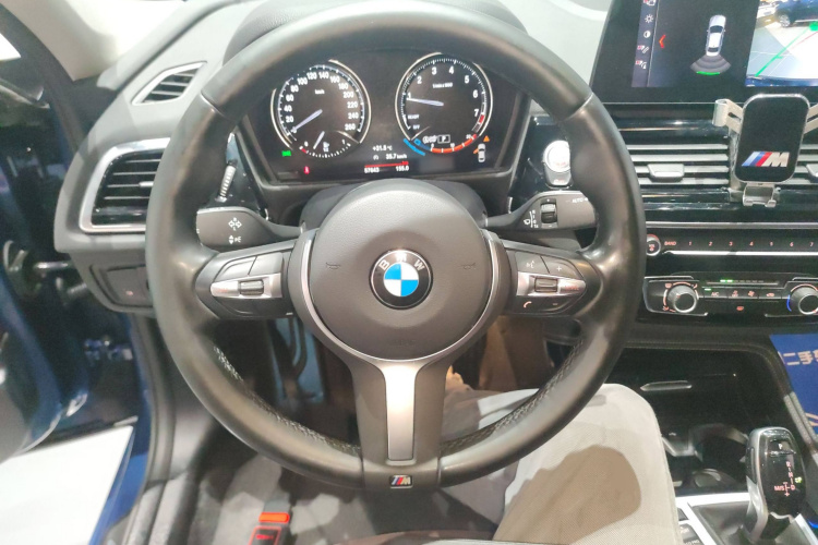 宝马1系 2021款 改款 125i M运动曜夜版局部细节13