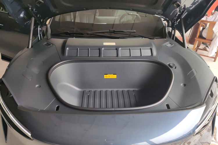 小米汽车 小米YU7 2025款 超长续航高性能四驱Max版局部细节24