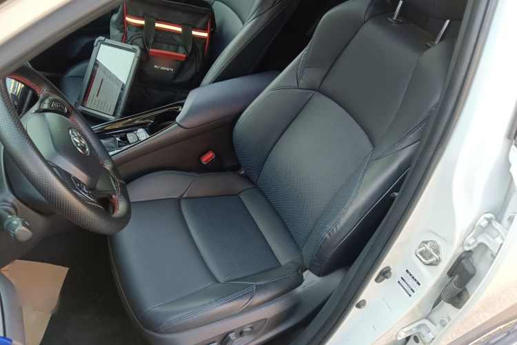 丰田C-HR 2020款 2.0L 领先版局部细节19