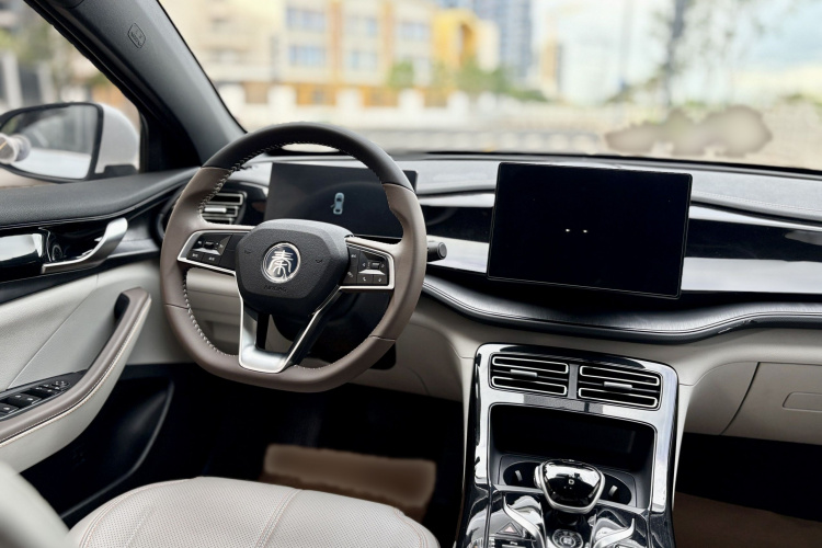 比亚迪 秦PLUS 2023款 冠军版 DM-i 55KM领先型中控内饰7004