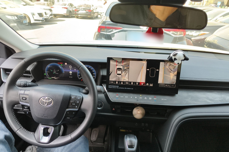 丰田 凯美瑞 2024款  双擎 2.0HG 尊贵版中控内饰12