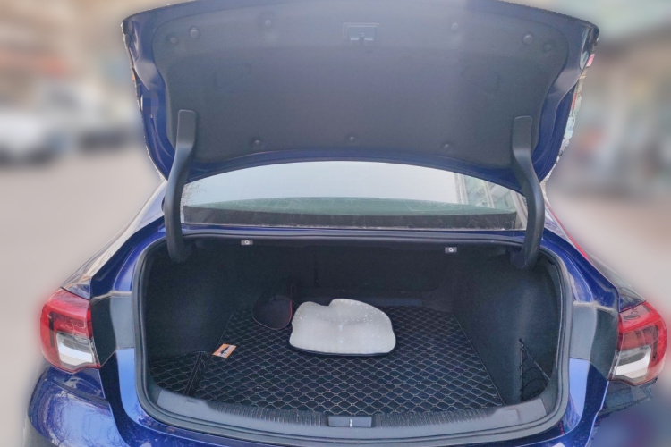 别克 君威 2020款 GS 28T 尊贵型中控内饰23