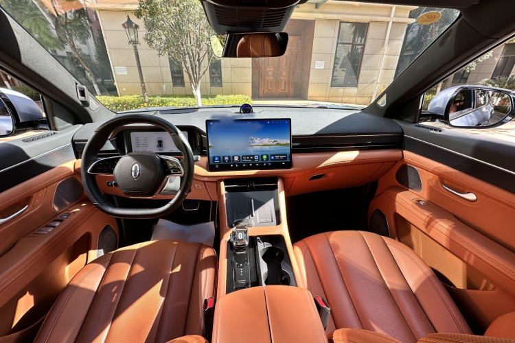 鸿蒙智行 问界M7 2024款 1.5T 智驾四驱Pro版 5座中控内饰7004