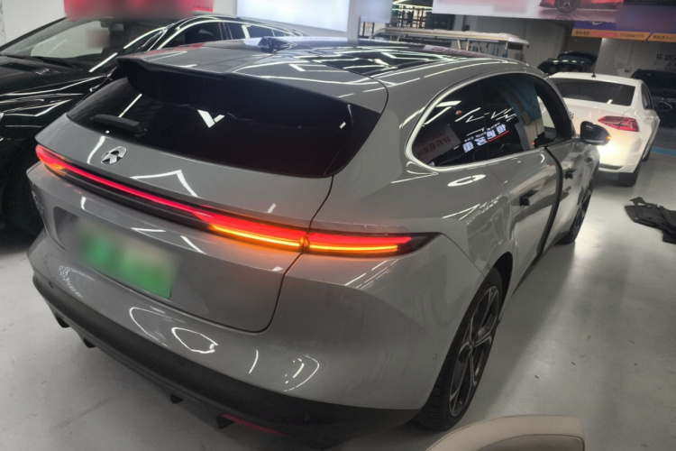 蔚来ET5T 2023款 75kWh Touring车身外观7