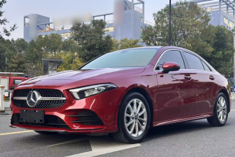 奔驰A级 2021款 A 200 L 运动轿车时尚型