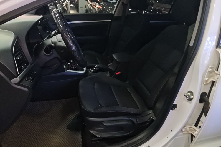 现代 领动 2016款 1.6L 自动智炫·精英型局部细节19