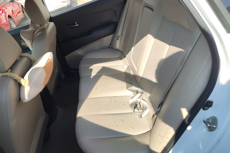 现代 悦动 2011款 1.6L 自动豪华型中控内饰21