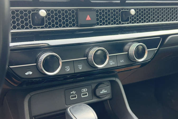 本田 思域 2022款 240TURBO CVT劲控版局部细节9012