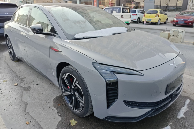 红旗EH7 2024款 760 Pro+ 四驱版车身外观3