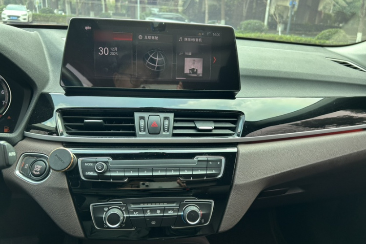 宝马X1 2021款 sDrive20Li 时尚型中控内饰7006