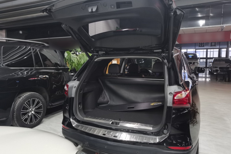 雪佛兰 探界者 2019款 Redline 550T 自动四驱拓界版RS 国VI机舱底盘23