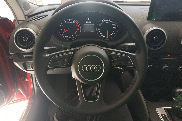 奥迪A3 2017款 Sportback 35 TFSI 时尚型中控内饰13