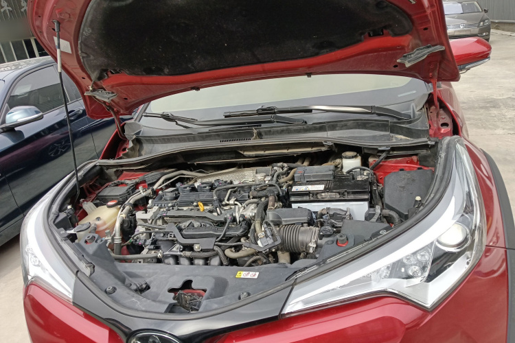 丰田C-HR 2018款 2.0L 酷越领先版 国V机舱底盘24