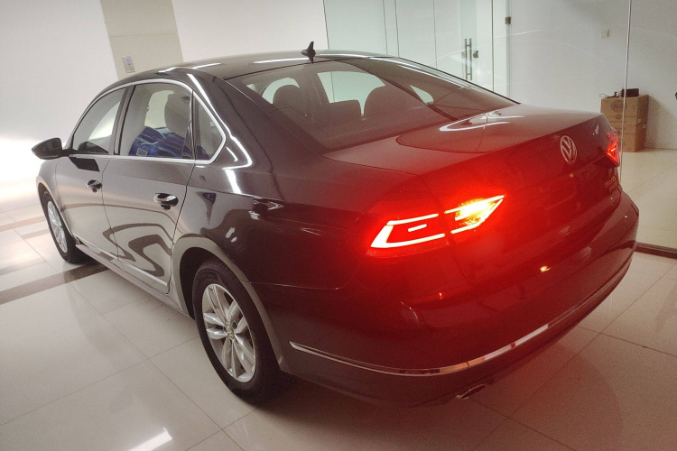 大众 帕萨特 2016款 330TSI DSG尊荣版车身外观4