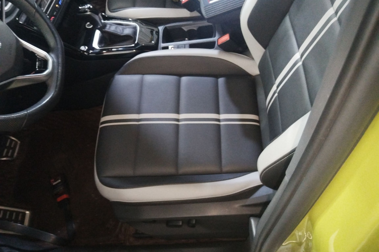 大众 T-ROC探歌 2023款 300TSI DSG两驱星光版局部细节19