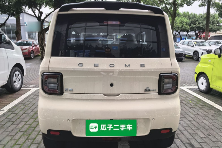 吉利银河 熊猫 2025款 210km 元气熊车身外观6