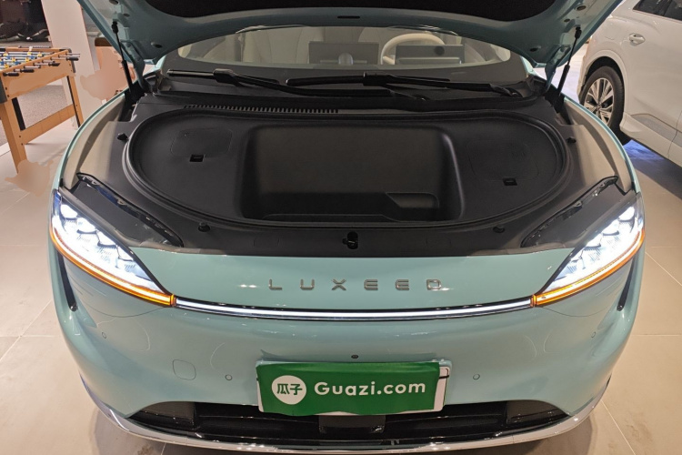 鸿蒙智行 智界R7 2024款 纯电 802km Max机舱底盘24