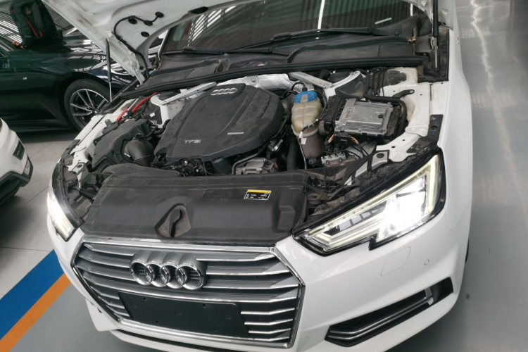 奥迪A4L 2018款 30周年年型 40 TFSI 时尚型机舱底盘24