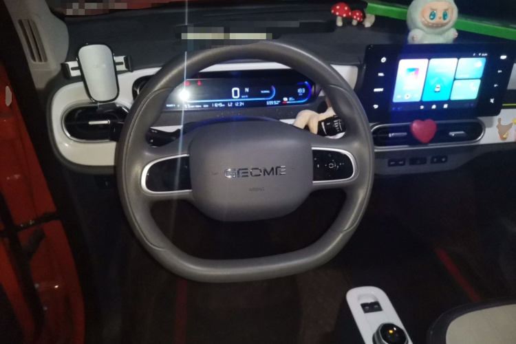 吉利银河 2025款 210km 熊猫骑士中控内饰13