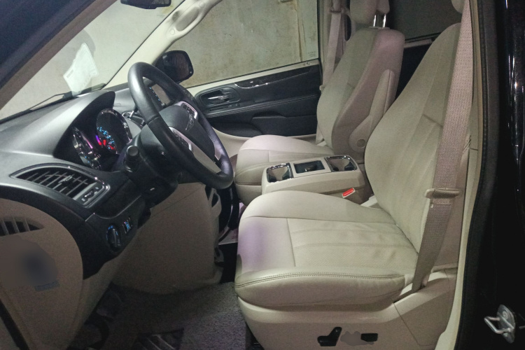 克莱斯勒 大捷龙(进口) 2014款 3.6L 舒适版中控内饰19