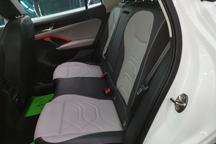 大众 2025款 探岳L 330TSI 两驱精英中控内饰21