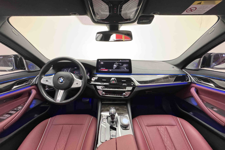 宝马5系 2022款 改款二 525Li M运动套装中控内饰7002