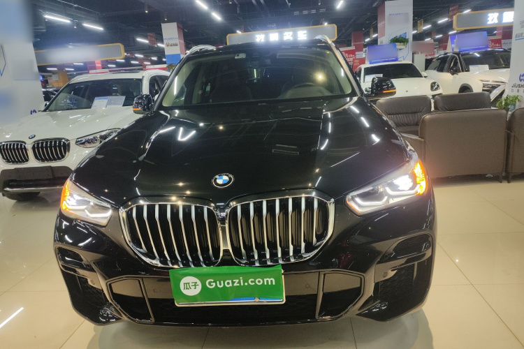 宝马X5(进口) 2022款 xDrive30i M运动套装车身外观2