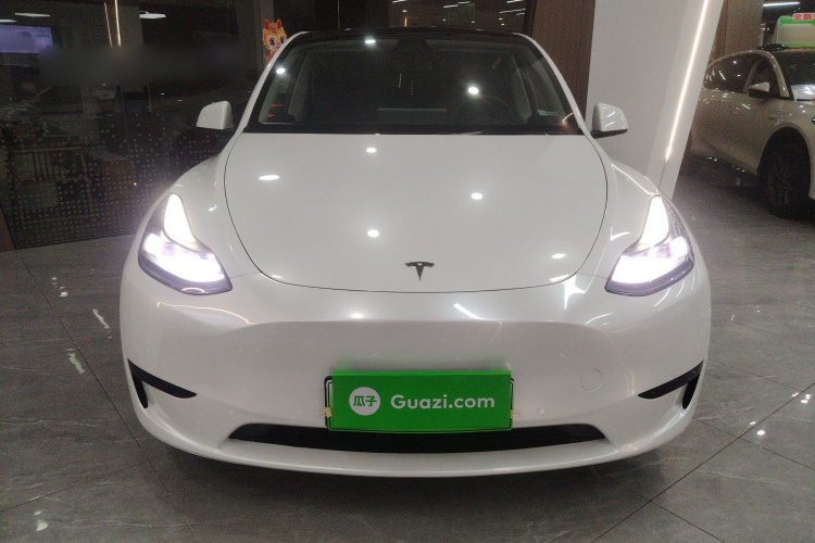 特斯拉 Model Y 2022款 改款 后轮驱动版车身外观2