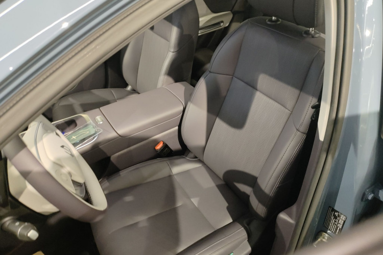 零跑汽车 零跑B01 2025款 550激光雷达版中控内饰19