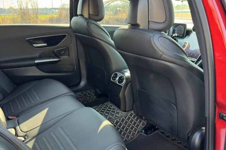 奔驰C级 2022款 改款 C 200 L 运动版中控内饰7008