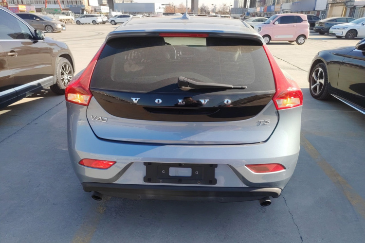 沃尔沃V40 2018款 T3 智逸版车身外观6