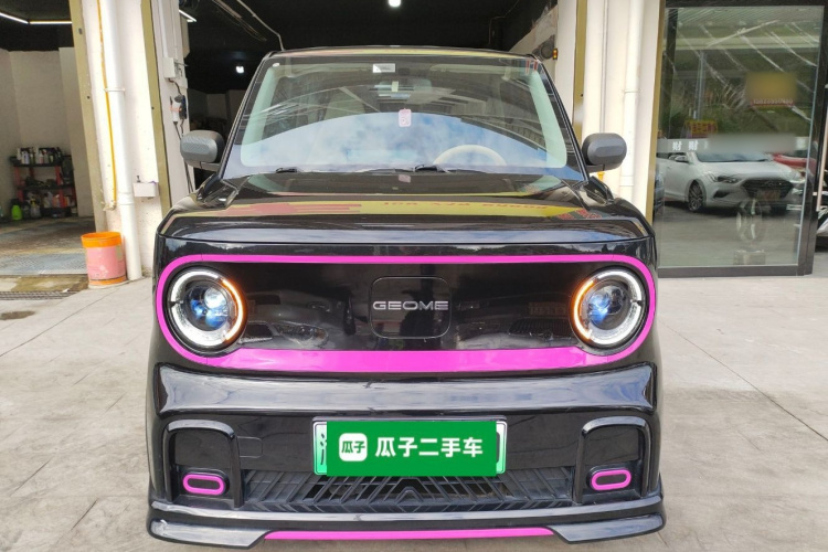 吉利银河 2024款 200km 熊猫卡丁车身外观2