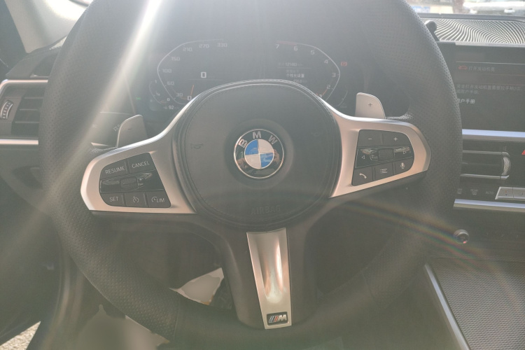 宝马3系 2020款 改款 325i M运动曜夜套装局部细节13