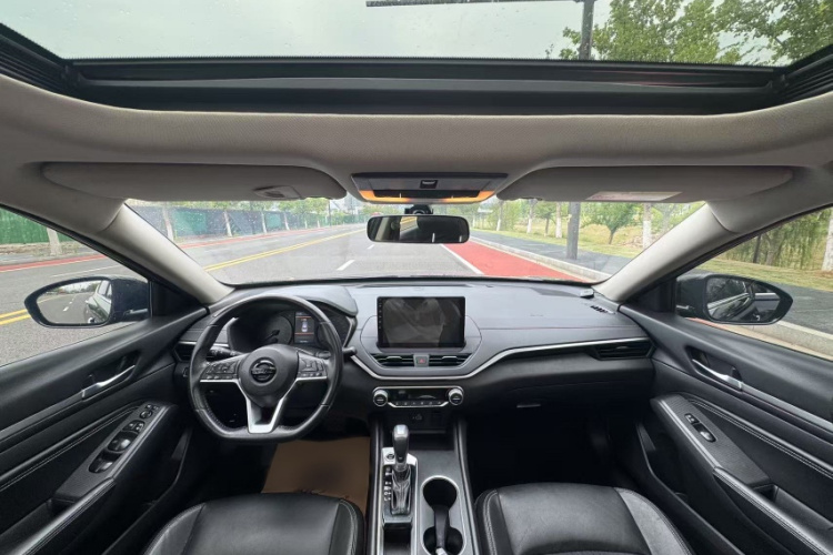 日产 天籁 2019款 2.0L XL 舒适版中控内饰7003