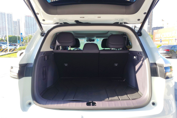 零跑汽车 零跑B10 2025款 510激光雷达版机舱底盘23