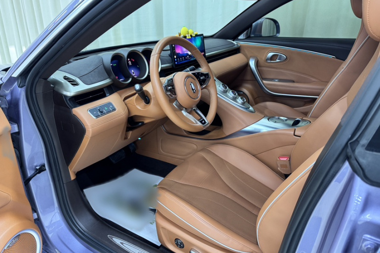 欧拉闪电猫 2022款 555km 尊贵版中控内饰7003