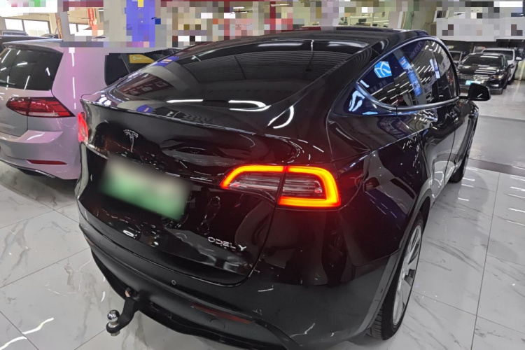 特斯拉 Model Y 2022款 改款 后轮驱动版车身外观7