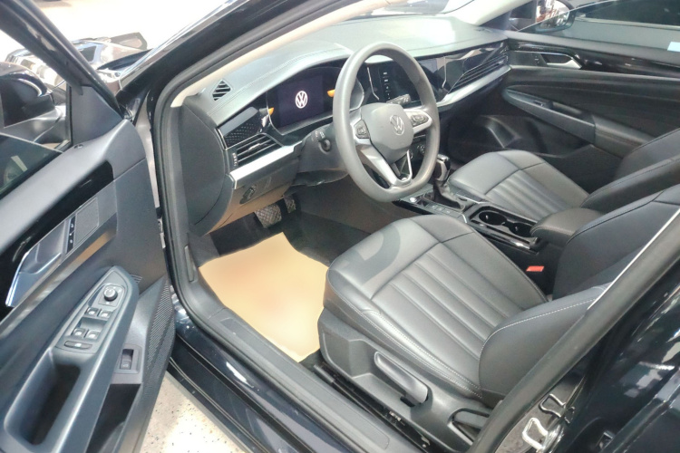 大众 帕萨特 2024款 280TSI 商务版中控内饰7003