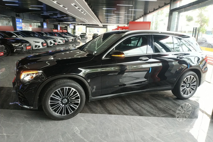 奔驰GLC 2019款 GLC 260 L 4MATIC 动感型车身外观4