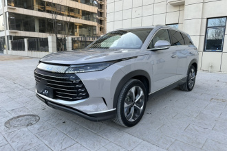 比亚迪 护卫舰07 2024款 荣耀版 DM-i 205KM 旗舰型