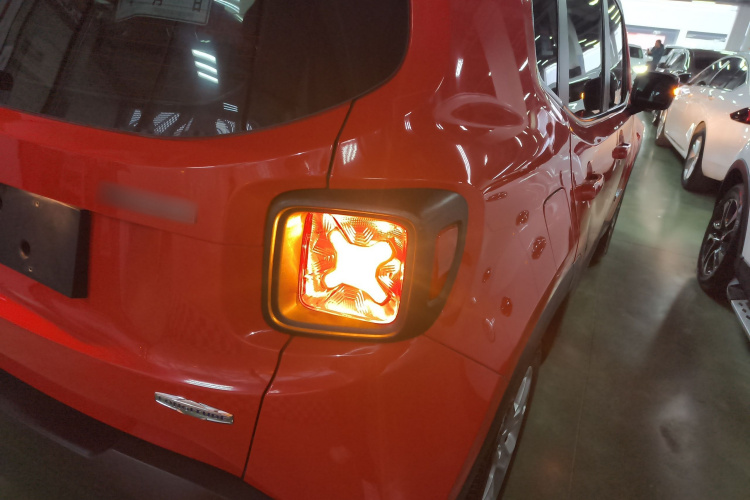 Jeep 自由侠 2016款 1.4T 自动高能版车身外观6006