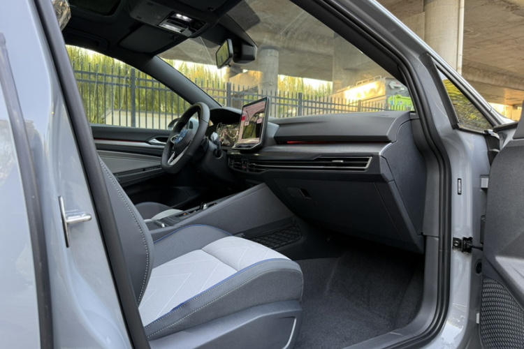 大众 高尔夫 2025款 改款二 300TSI R-Line中控内饰7002