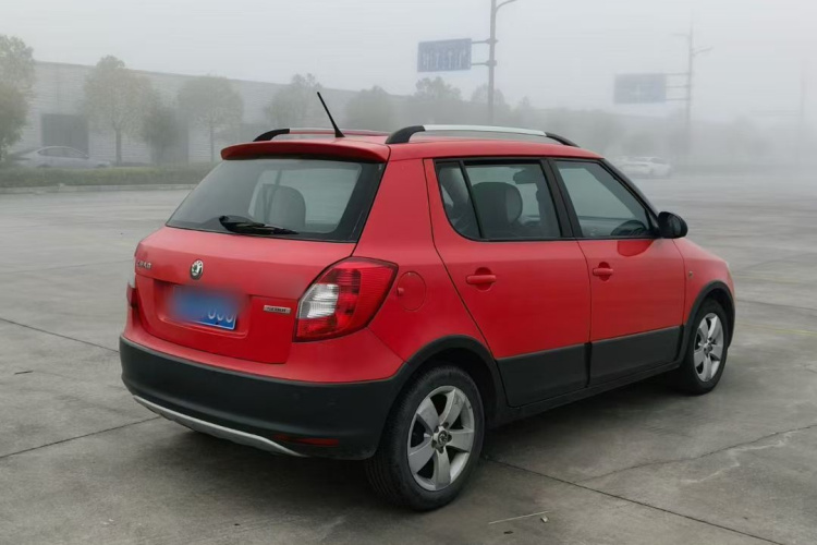 斯柯达 晶锐 2012款 1.6L Scout车身外观6004