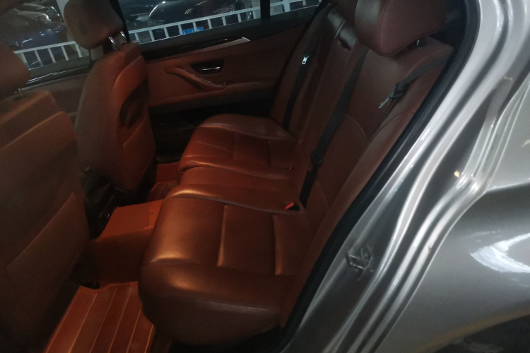 宝马5系 2014款 525Li 领先型中控内饰21