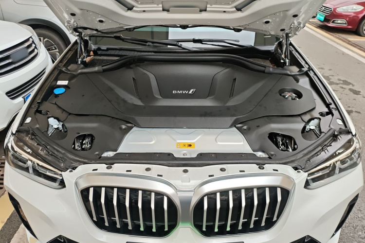 宝马iX3 2024款 领先型机舱底盘24